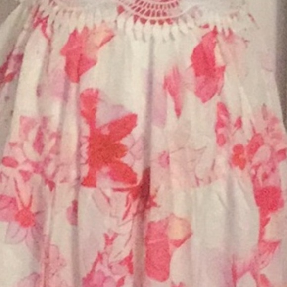 White Floral Crochet V-neck Lined Ruffle Hem Dress - Picture 8 of 10